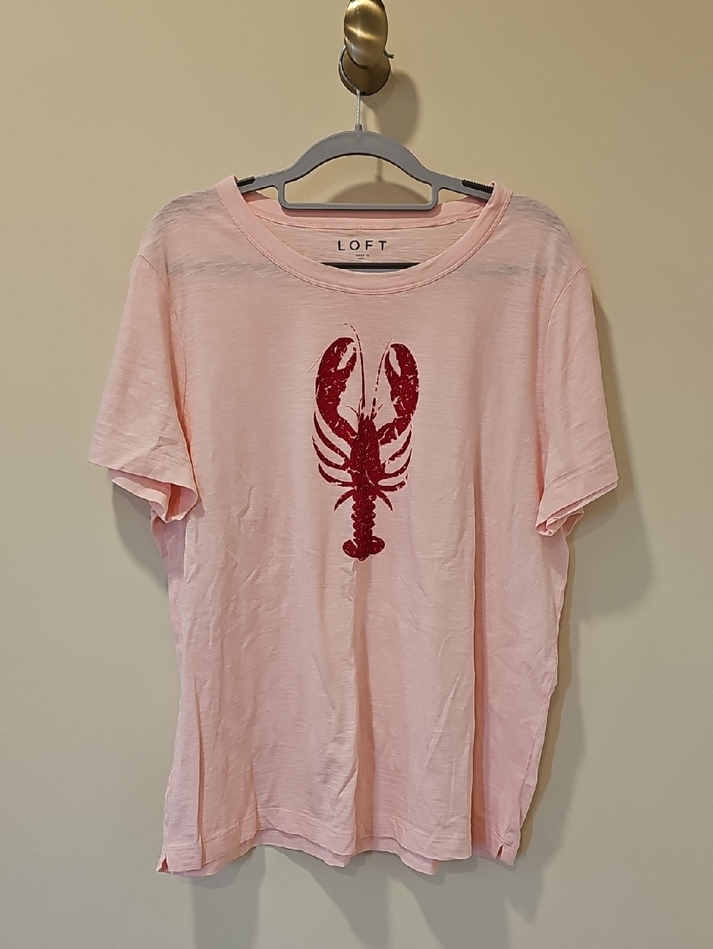 LOFT Light Pink Tee with Red Distressed Lobster Graphic; EUC; Size XL